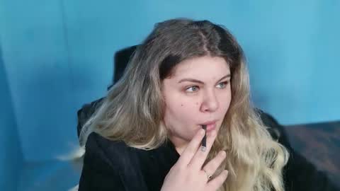 Snapshot of love_wiggy18 chatting on February 2026 08:43:01 AM Ally online show from February 2026 08:43:01 AM