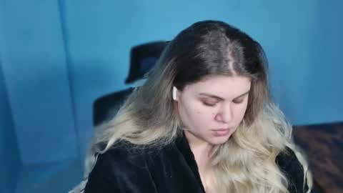 Snapshot of love_wiggy18 chatting on February 2026 08:02:02 AM Ally online show from February 2026 08:02:02 AM