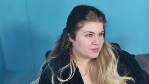 Snapshot of love_wiggy18 chatting on March 2026 07:35:02 AM Ally online show from March 2026 07:35:02 AM