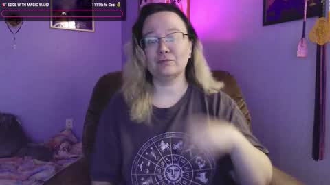 love_you_julia online show from November 2025 09:48:01 PM