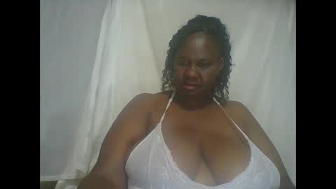 Lynn online show from November 2025 10:46:01 PM