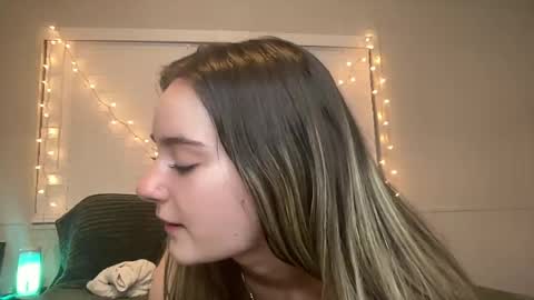 Olivia Rose online show from June 2026 03:37:01 AM