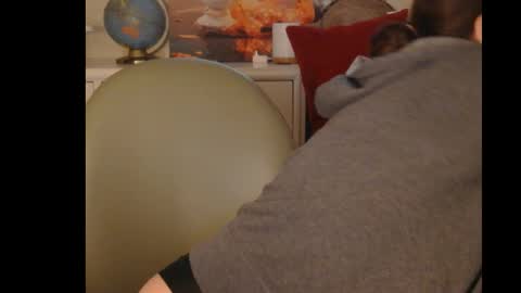 Ashley and Leon online show from February 2026 12:37:02 PM