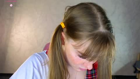 Molly online show from April 2026 05:44:02 PM
