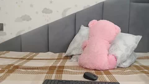 lovellykitty online show from April 2026 06:28:01 AM