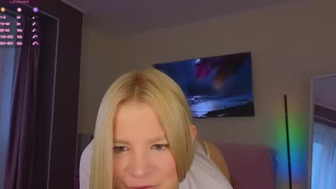 Jenny online show from April 2026 04:37:01 AM
