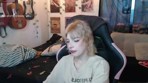 Snapshot of lovely_cass chatting on May 2026 10:59:02 PM Cassie online show from May 2026 10:59:02 PM