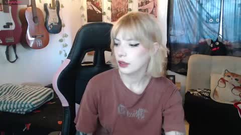 Snapshot of lovely_cass chatting on May 2026 08:50:02 PM Cassie online show from May 2026 08:50:02 PM