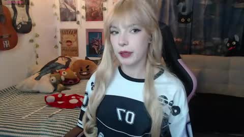 Snapshot of lovely_cass chatting on June 2026 11:54:02 PM Cassie online show from June 2026 11:54:02 PM