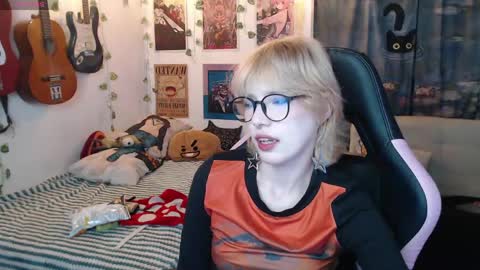 Snapshot of lovely_cass chatting on June 2026 12:17:01 AM Cassie online show from June 2026 12:17:01 AM