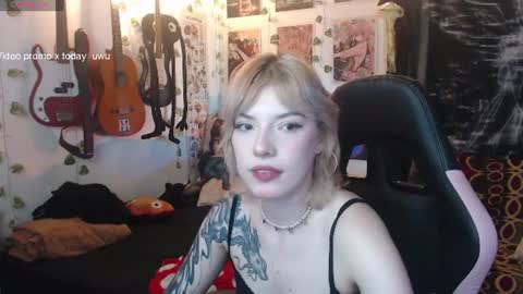 Snapshot of lovely_cass chatting on June 2026 05:12:02 AM Cassie online show from June 2026 05:12:02 AM