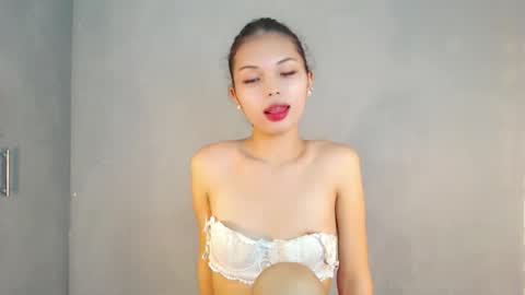Snapshot of lovely_darlingx chatting on June 2026 02:00:01 AM Precious . online show from June 2026 02:00:01 AM