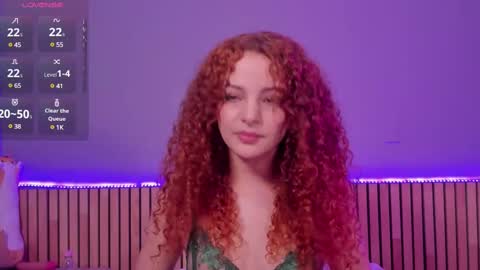 Snapshot of lovely_emma18 chatting on February 2025 06:32:02 PM Emma online show from February 2025 06:32:02 PM