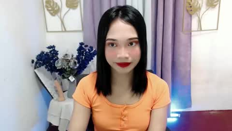 lovely_lianne online show from November 2025 05:40:01 AM