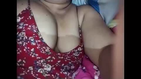 Snapshot of lovely_orchid chatting on May 2026 01:39:02 PM lovely_orchid online show from May 2026 01:39:02 PM