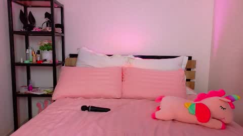 Snapshot of lovely_poppy chatting on November 2025 01:18:02 AM Lolly online show from November 2025 01:18:02 AM