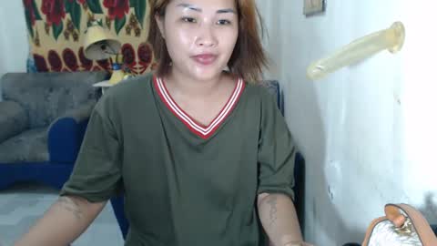 Snapshot of lovely_singlemom chatting on January 2025 08:39:02 PM ask me dear online show from January 2025 08:39:02 PM