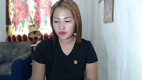 Snapshot of lovely_singlemom chatting on January 2025 10:24:01 PM ask me dear online show from January 2025 10:24:01 PM
