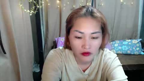 Snapshot of lovely_singlemom chatting on November 2025 01:39:01 PM ask me dear online show from November 2025 01:39:01 PM
