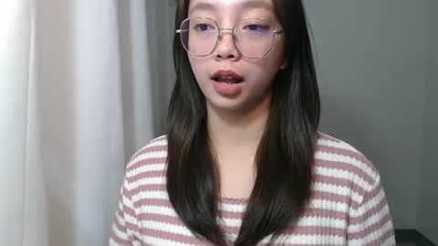 Snapshot of lovely_sweetiex chatting on December 2025 01:54:01 AM call me Ann online show from December 2025 01:54:01 AM