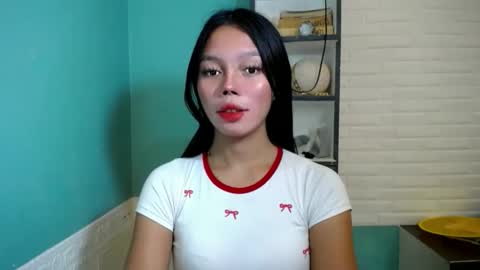 Snapshot of lovely_thea_xoxo chatting on March 2026 06:47:01 AM Thea online show from March 2026 06:47:01 AM
