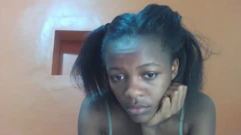 Snapshot of lovely_yvonne chatting on October 2025 10:38:01 AM Lovely yvonne online show from October 2025 10:38:01 AM