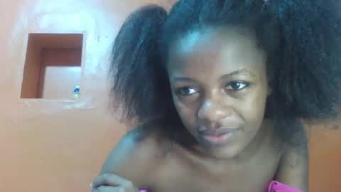 Snapshot of lovely_yvonne chatting on October 2025 01:57:02 PM Lovely yvonne online show from October 2025 01:57:02 PM