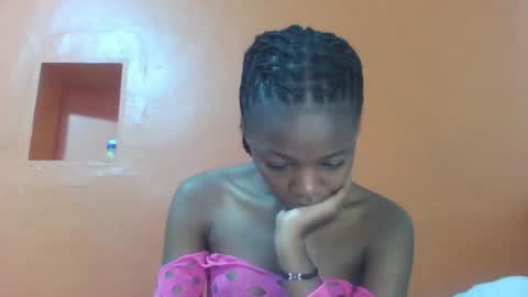 Snapshot of lovely_yvonne chatting on November 2025 11:32:01 AM Lovely yvonne online show from November 2025 11:32:01 AM