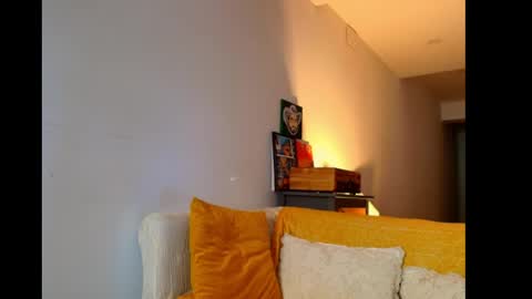 lovelycaroll online show from May 2026 04:17:02 PM
