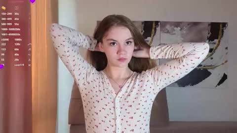 lovelygracee online show from October 2025 01:39:01 PM