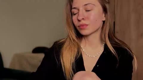 Snapshot of lovelykatea chatting on March 2026 03:28:01 PM Kate only online show from March 2026 03:28:01 PM