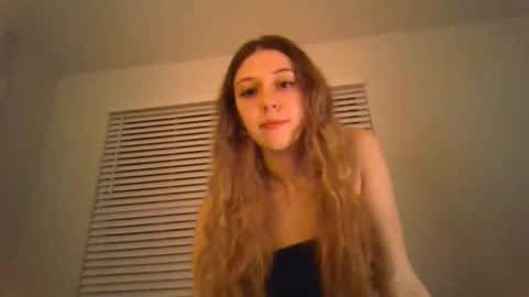 Snapshot of lovelylanaxo chatting on May 2026 02:40:02 AM lana online show from May 2026 02:40:02 AM