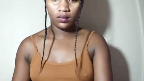lovelylarra online show from May 2026 09:36:01 AM