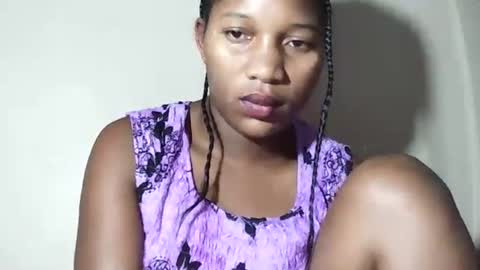 lovelylarra online show from May 2026 10:26:02 PM