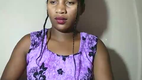 lovelylarra online show from May 2026 10:54:02 AM