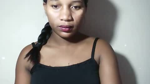 lovelylarra online show from May 2026 06:52:01 AM