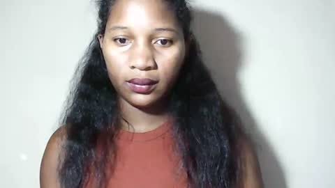 lovelylarra online show from May 2026 07:13:01 AM