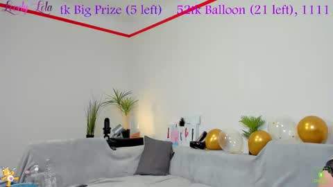 Snapshot of lovelylola_fr chatting on October 2025 08:08:01 PM Lola online show from October 2025 08:08:01 PM