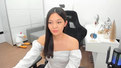 Snapshot of lovelynightt chatting on December 2024 11:39:02 PM kim online show from December 2024 11:39:02 PM