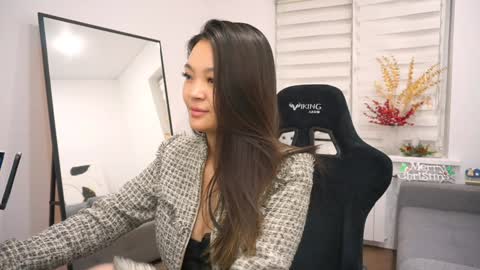 Snapshot of lovelynightt chatting on January 2025 10:13:01 PM kim online show from January 2025 10:13:01 PM