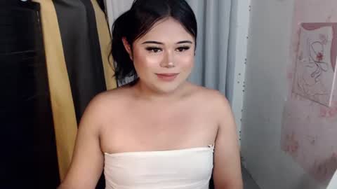Snapshot of lovelypinaychubsx chatting on April 2026 08:53:02 AM lovely online show from April 2026 08:53:02 AM