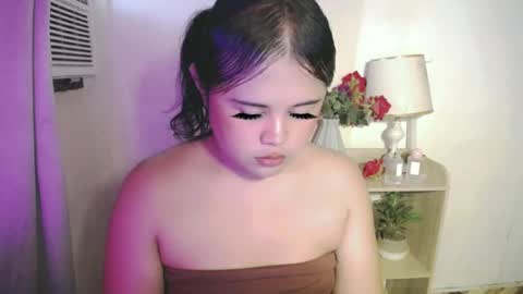 Snapshot of lovelypinaychubsx chatting on June 2026 07:39:01 AM lovely online show from June 2026 07:39:01 AM