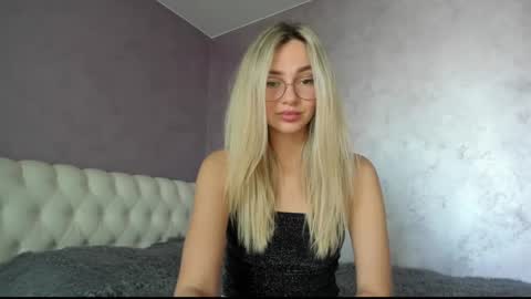Snapshot of lovelyrose135 chatting on March 2025 08:34:01 AM Lovely Rose online show from March 2025 08:34:01 AM