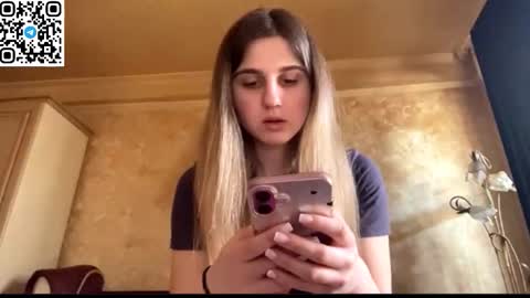 Snapshot of lovelysilk_63 chatting on March 2026 10:04:02 AM ELA online show from March 2026 10:04:02 AM
