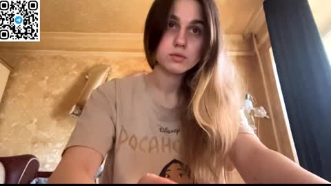 Snapshot of lovelysilk_63 chatting on April 2026 08:11:01 AM ELA online show from April 2026 08:11:01 AM