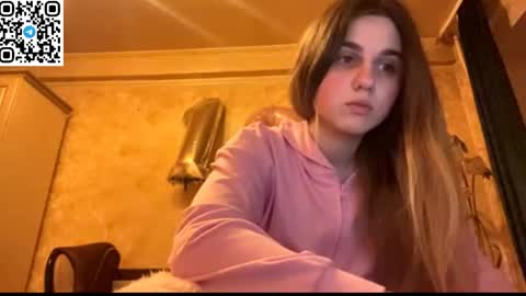 Snapshot of lovelysilk_63 chatting on April 2026 06:23:02 PM ELA online show from April 2026 06:23:02 PM