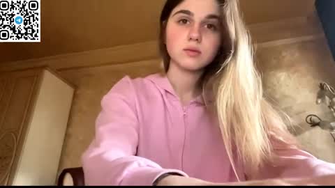 Snapshot of lovelysilk_63 chatting on April 2026 06:29:02 AM ELA online show from April 2026 06:29:02 AM