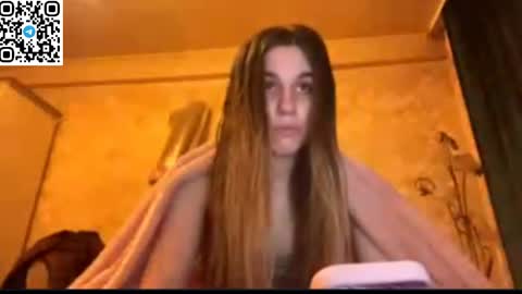 Snapshot of lovelysilk_63 chatting on April 2026 06:35:01 PM ELA online show from April 2026 06:35:01 PM