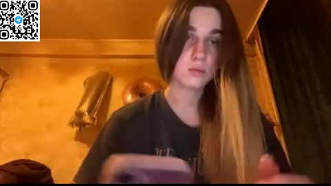 Snapshot of lovelysilk_63 chatting on April 2026 07:37:01 PM ELA online show from April 2026 07:37:01 PM