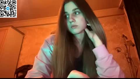 Snapshot of lovelysilk_63 chatting on April 2026 06:39:01 PM ELA online show from April 2026 06:39:01 PM
